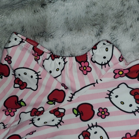 Hello Kitty 2 piece outfit, skirt and top - Picture 8 of 8